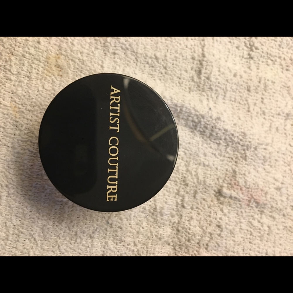 Artist Couture diamond powder highlighter